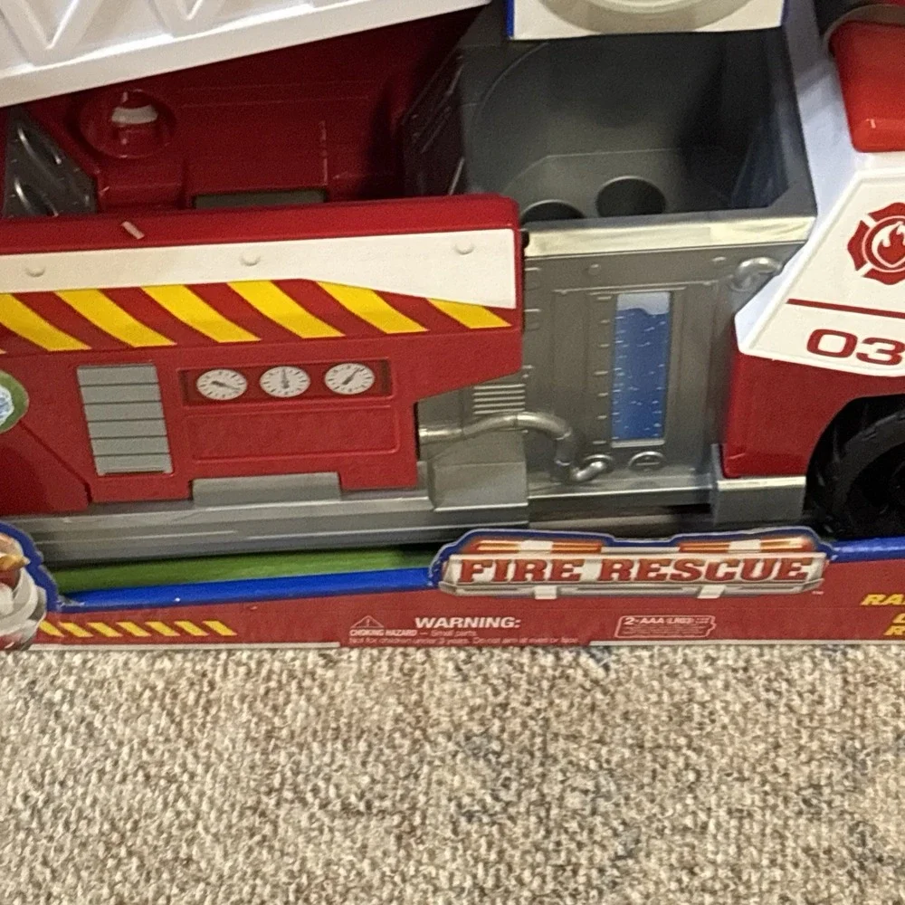 Paw Patrol Fire Rescue Rapid Reload Fire Truck Vehicle with Projectile Launcher